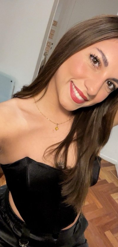 Si te gustan mis fotos me puede llamar. Me pone muy caliente la voz de un hombre. Tócate mientras me escuchas gemir.