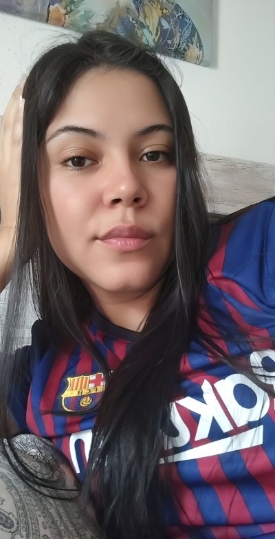 Caliente y amante del deporte Busco deportista sudoroso y cachondo. Quiero que me hagan temblar de placer por telefono.