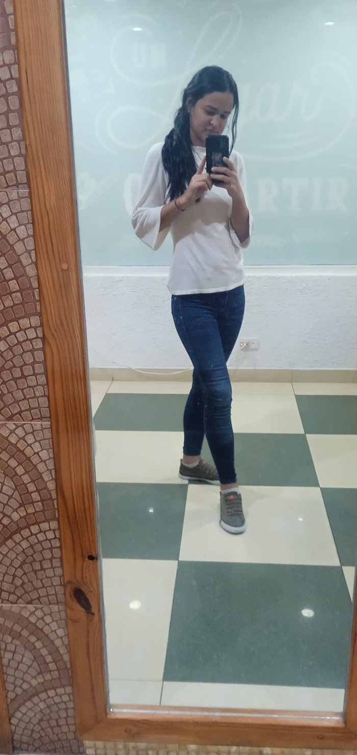 Soy una chica que con solo hablarme puedo tener un montón de orgasmos en mi coño.