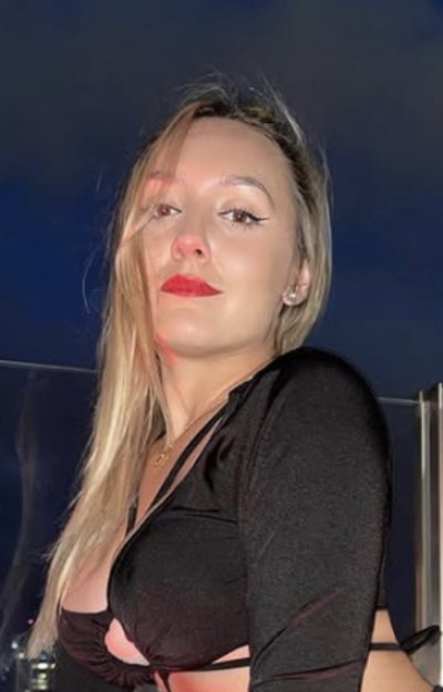 Rubia, guapa, divertida y morbosa Busco chicos para pasarlo bien por videollamada Llamame y no te vas a arrepentir