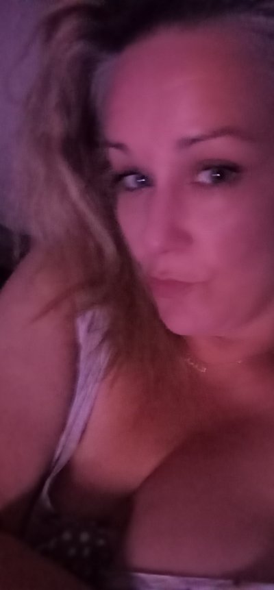 Quieres disfrutar conmigo. Mujer mas cachonda que yo no encontraras. Solo tienes que llamarme.