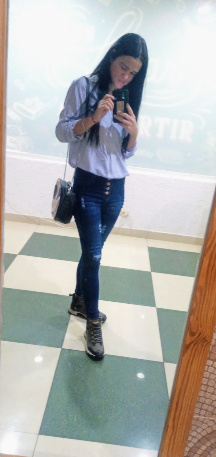 Soy una chica que con solo hablarme puedo tener un montón de orgasmos en mi coño.