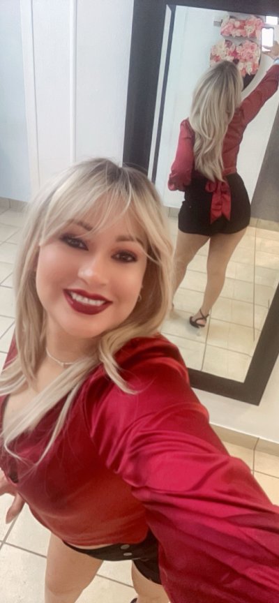 Me encantan los juegos. Busco un hombre madurito que sepa hacerme disfrutar en una llamada. Soy la mujer mas ardiente que te puedes imaginar.