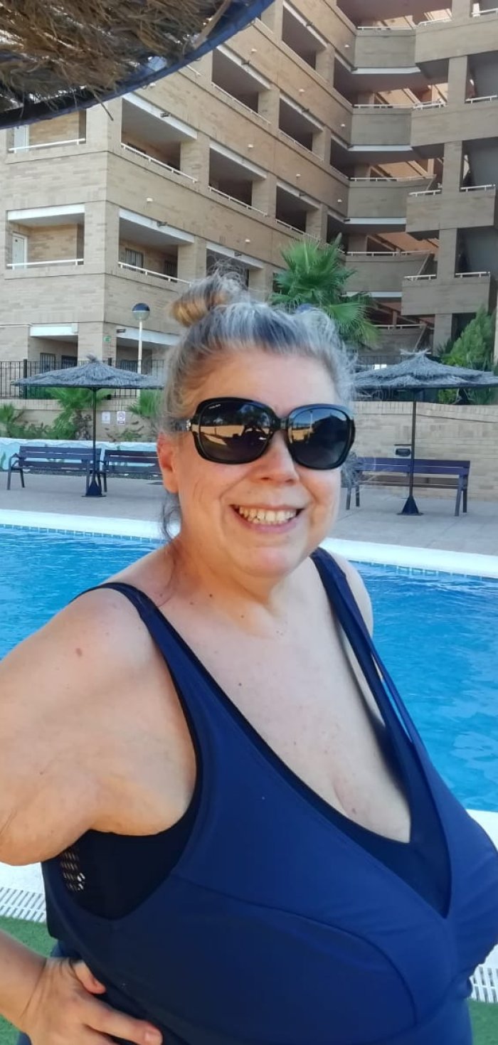 SI TE APETECE HABLAR CON UNA MUJER MADURA, AQUÍ ME VAS A ENCONTRAR.