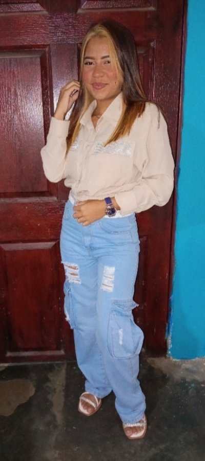 Sexo mientras hablamos por teléfono. Busco un hombre que me haga disfrutar. Masturbarnos juntos.